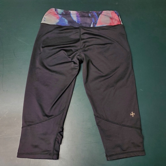 Sansara Yoga Black Mini Leggings - Picture 2 of 6